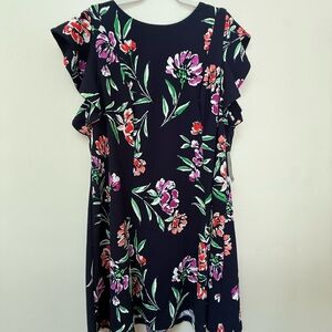 Jessica Howard Casual Dress in Black with Elegant Floral Design